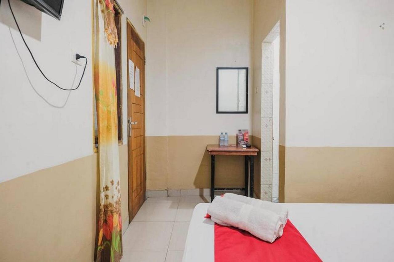 Hotel RedDoorz @ Jalan STM Medan Exterior foto