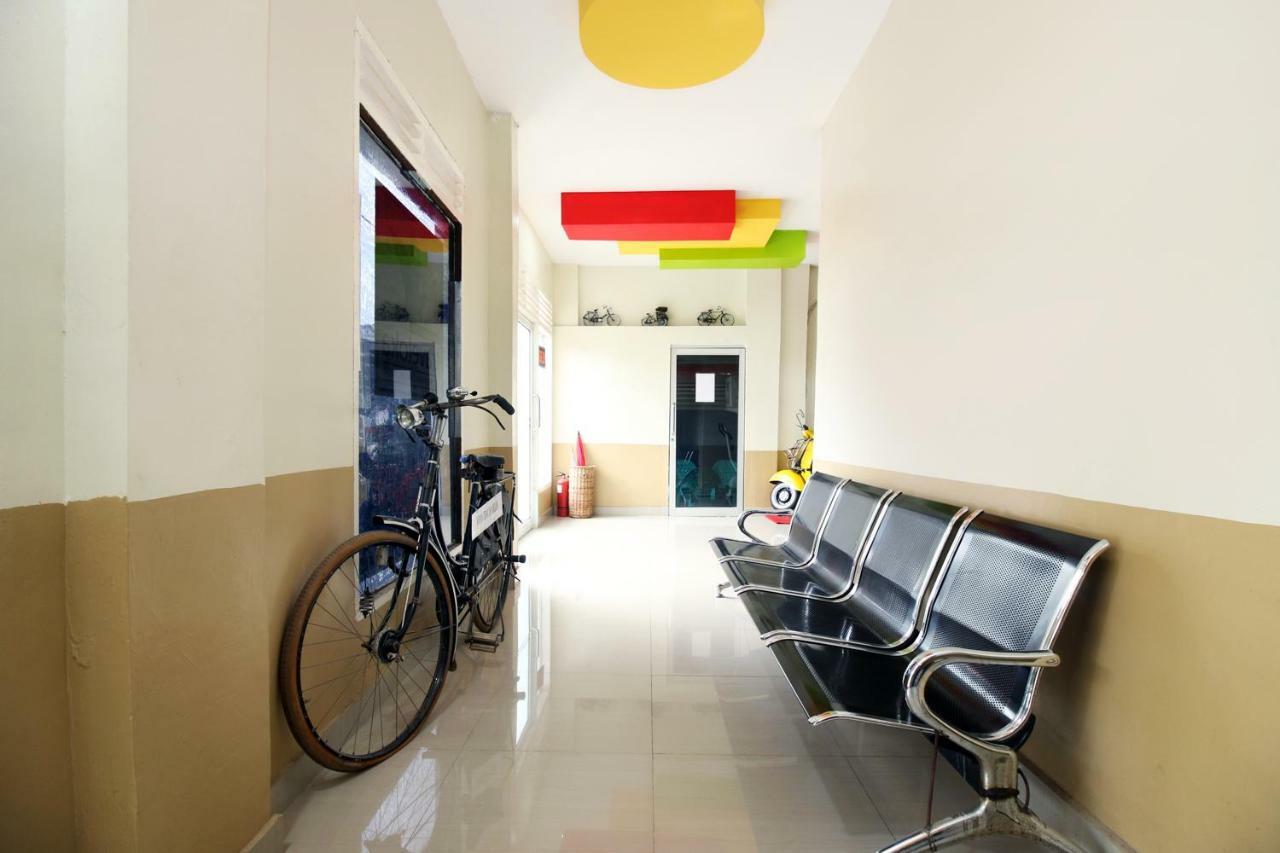 Hotel RedDoorz @ Jalan STM Medan Exterior foto